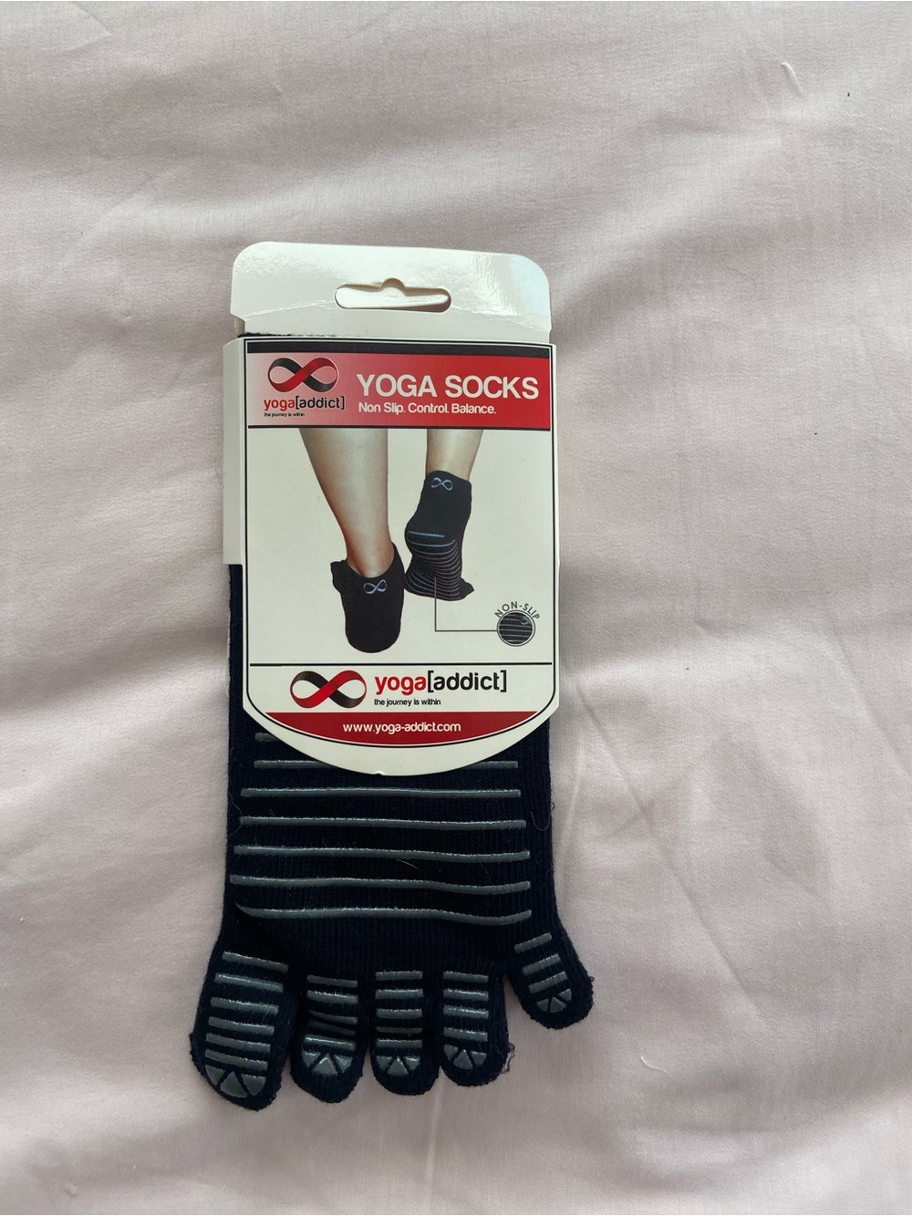 BNWT Black Toe Grip Yoga Socks with Gray Stripes